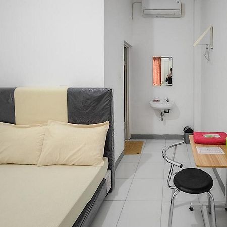 Shekinah Homestay & Cafe Waikabubak Mitra Reddoorz Exterior foto